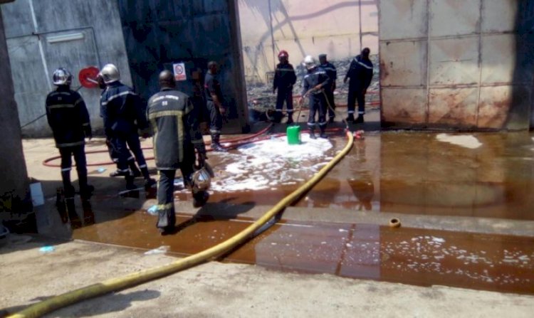 Assistance : Les sapeurs-pompiers apportent 30 000 litres d’eau aux habitants de Bamenda (Nord-Ouest)